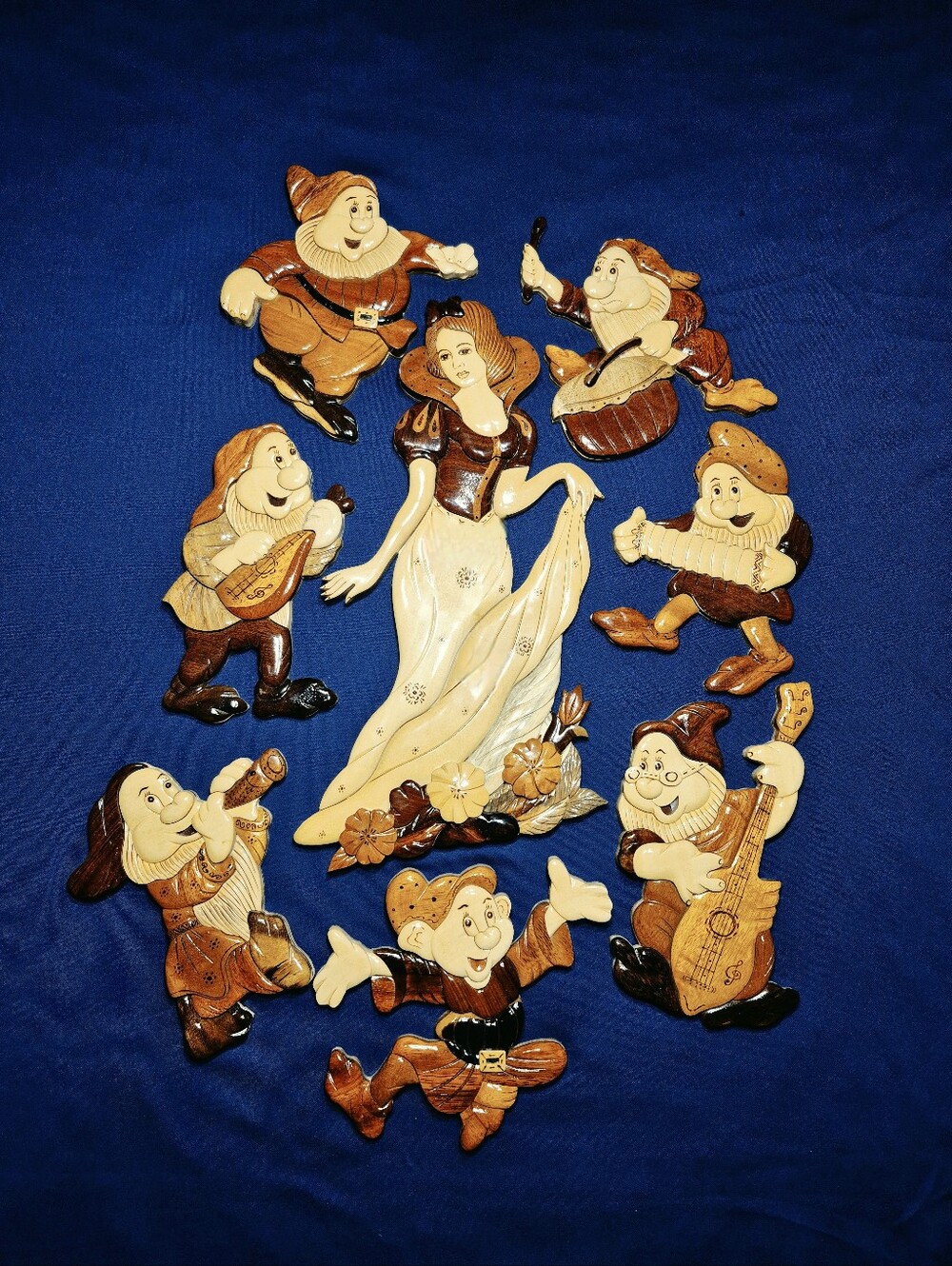 Signed 2013 Disney Snow White & Seven Dwarfs Wood Wall Plaque Set - Intarsia Art
